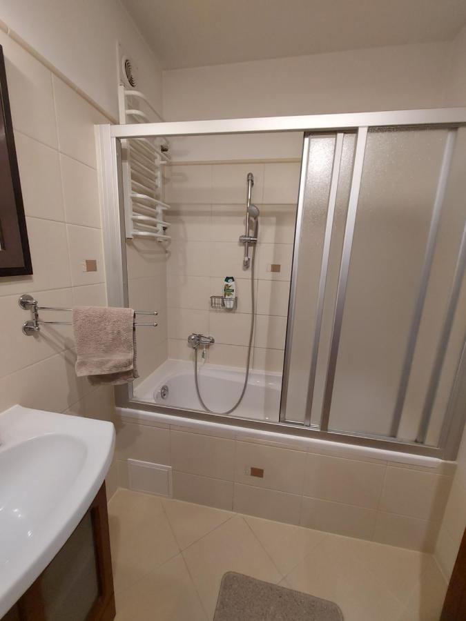 Wygodny Przestronny Apartament Janowskie Blonia Rumia Exteriör bild